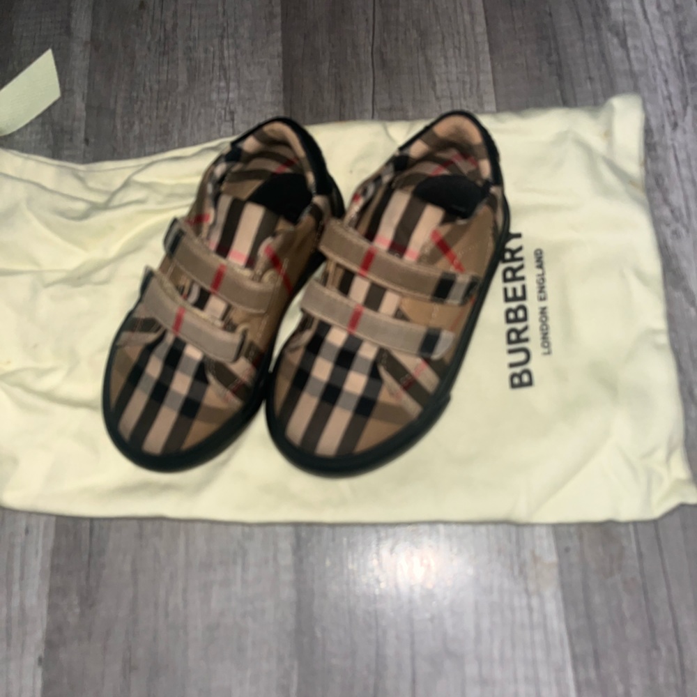 Authentic Burberry Toddler 5c Shoe